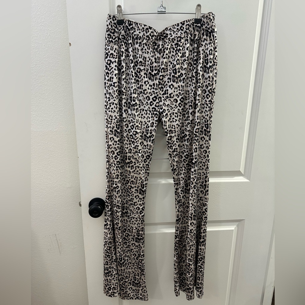 Umgee Flowy Cheetah Pants/Leopard Print Wide Leg Pants Womens Size Large NWOT